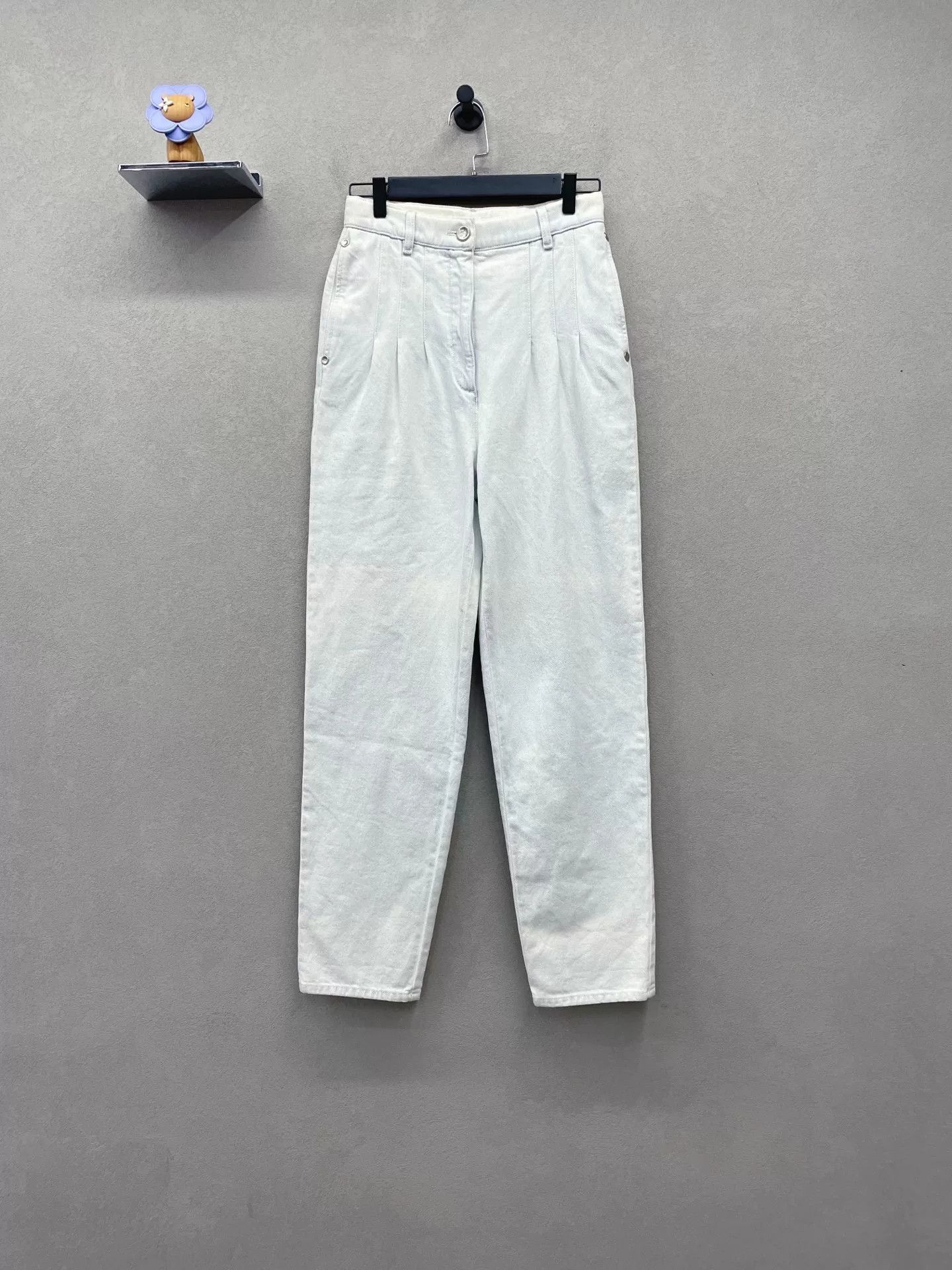 Chanel Chanel White Straight-Leg Denim Jeans Size US 36 / EU 52 - 1 Thumbnail
