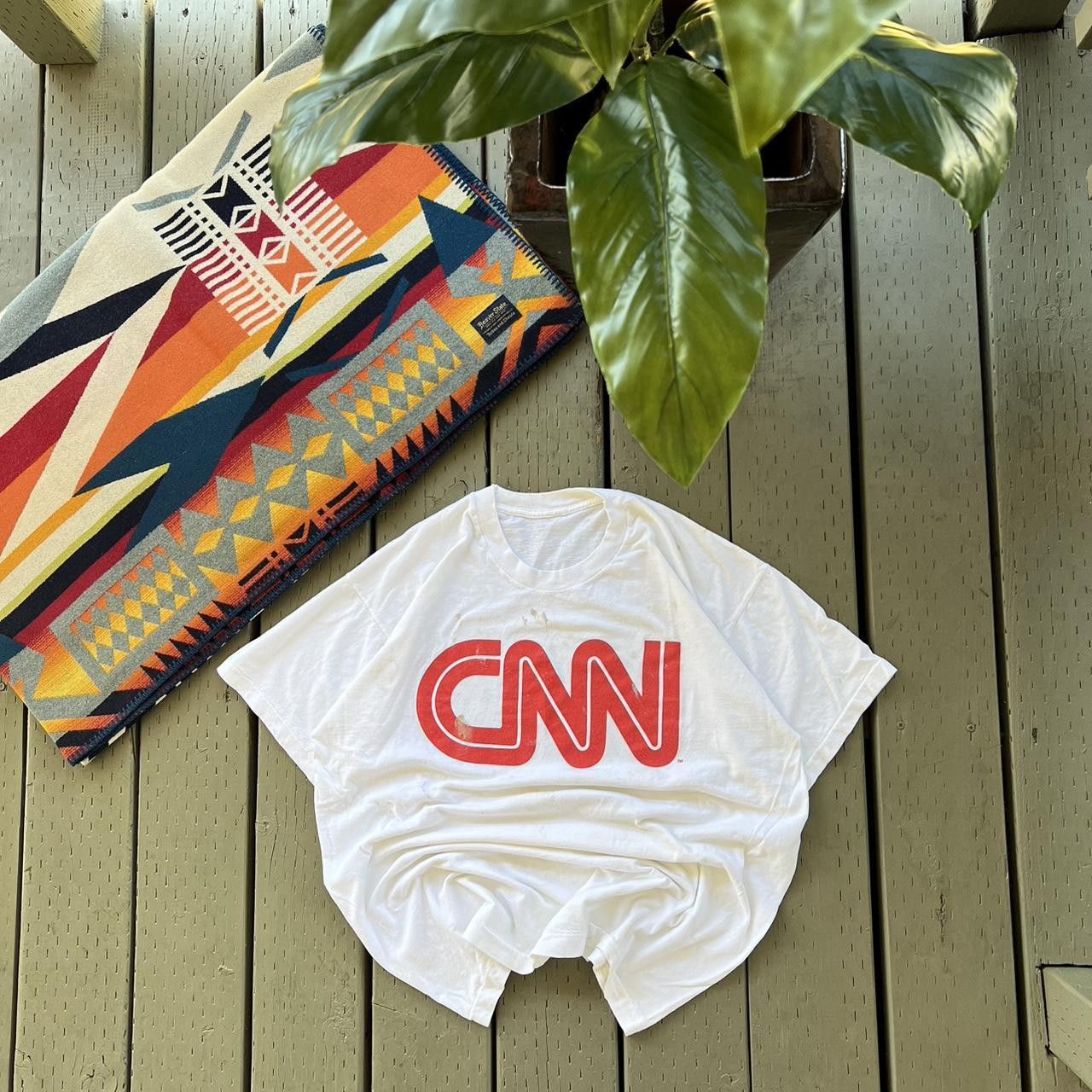 Vintage Vintage CNN News Network T-shirt 90s Tee Single Stitch Size US XL / EU 56 / 4 - 1 Thumbnail