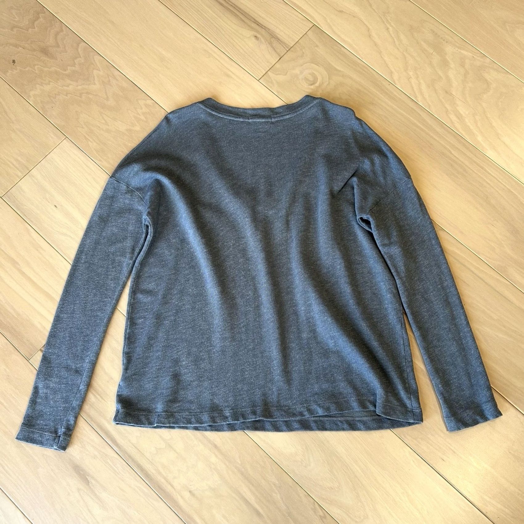 James Perse James Perse Standard Boxy Terry Top Long Sleeve Women’s 4 Gray V-Neck Raglan Logo Relaxed Casual Knit Top Shirt Women's Size S / US 4 / IT 40 - 3 Thumbnail