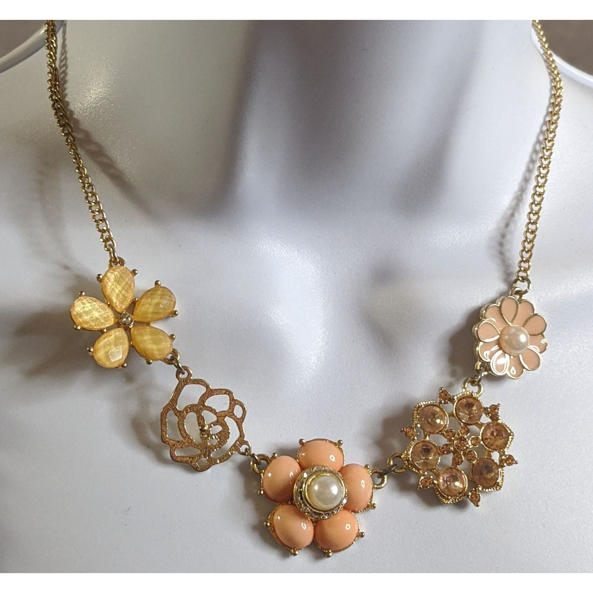 Other Cottagecore Floral Gold-Tone Necklace With Yellow & Peach Size ONE SIZE - 4 Thumbnail