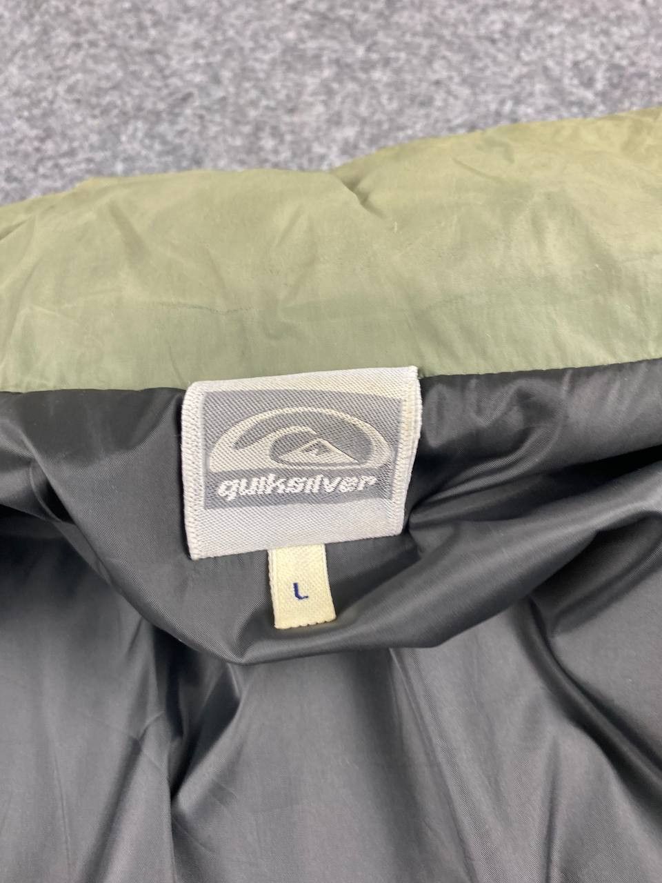 Quiksilver vintage quiksilver puffer jacket nice design Size US L / EU 52-54 / 3 - 8 Thumbnail