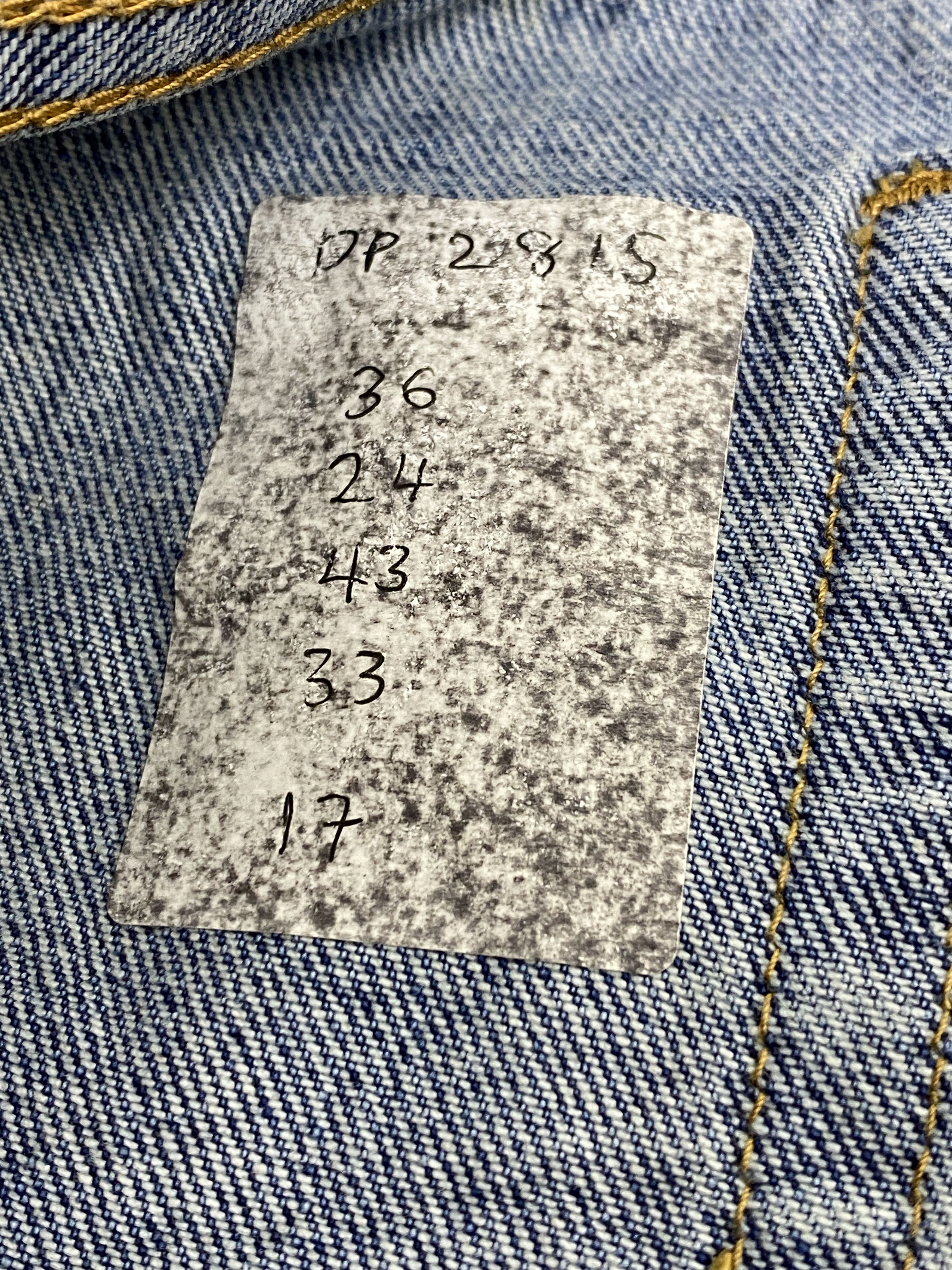 Levi's × Vintage Distressed Vintage Levi's 501 Faded Blue Jeans DP2815 Size US 36 / EU 52 - 19 Thumbnail