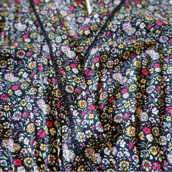 Loft Ann Taylor Loft Black Floral Long Sleeve Sz. M Romper Size 30" / US 8 / IT 44 - 7 Thumbnail