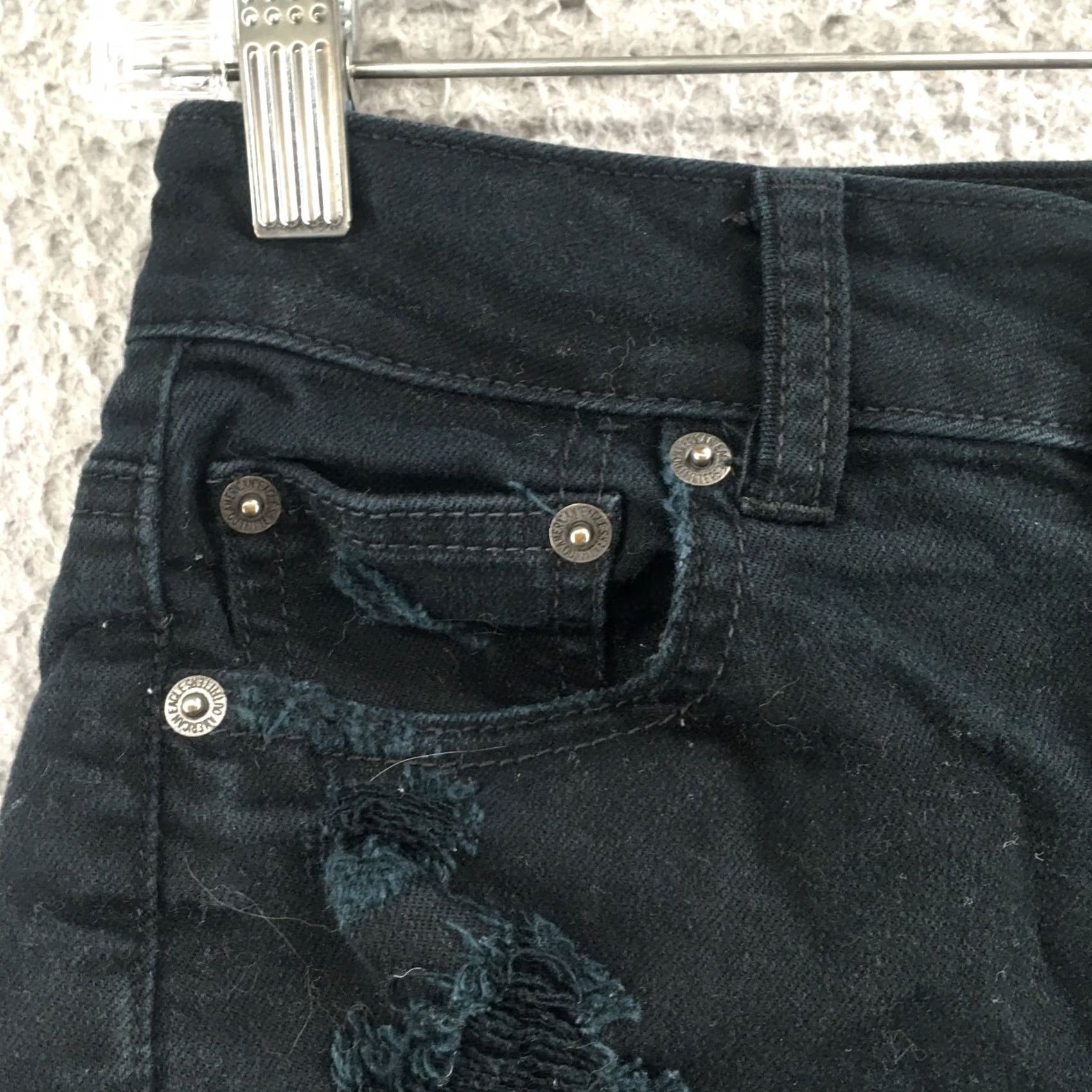American Eagle Outfitters Nike American Eagle Outfitters Hot Pants Shorts Womens 2 Black Distressed Stretch Denim Casual Activewear 90s? Size 26" / US 2 / IT 38 - 3 Thumbnail
