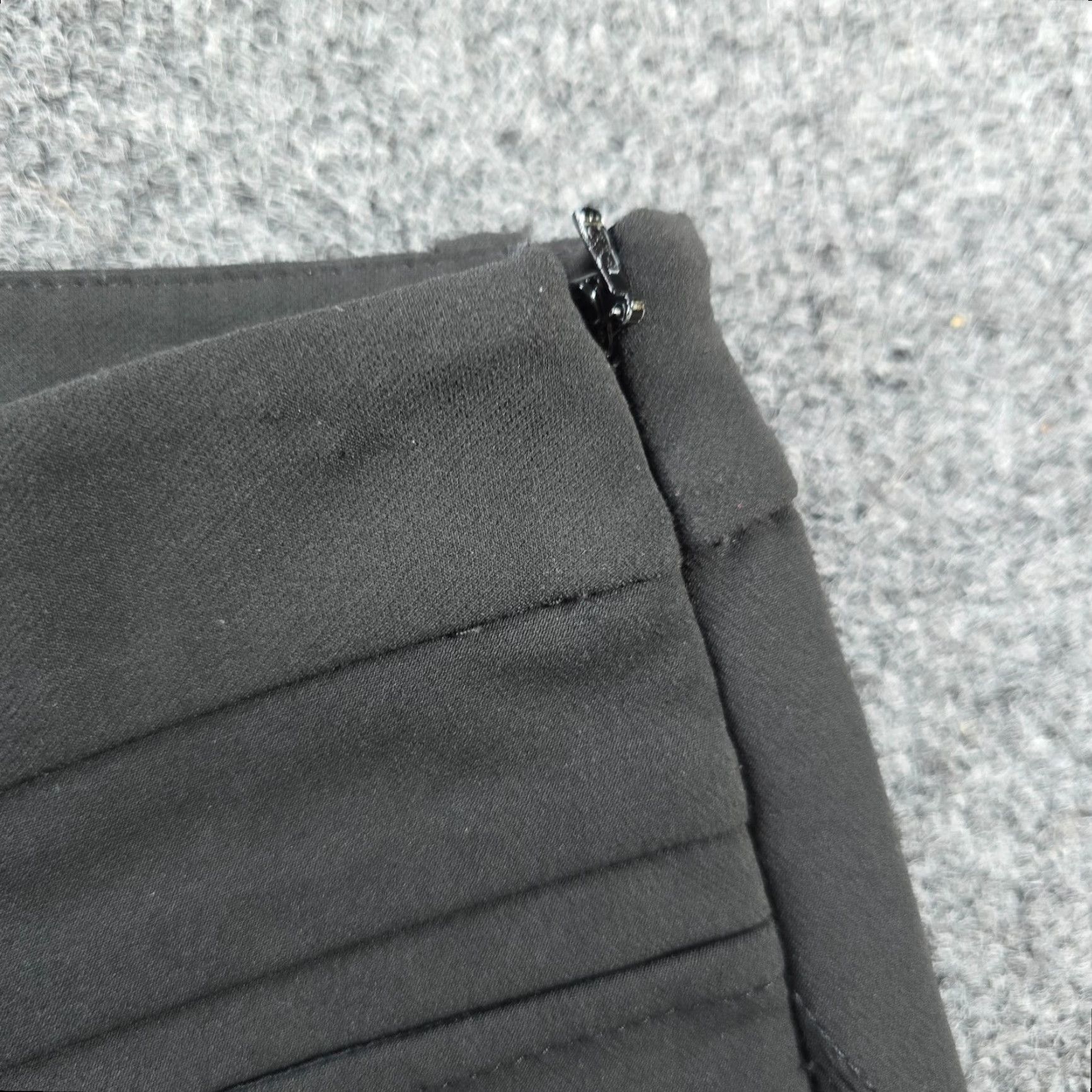 Theory **Theory Women's Size 6 Black Fitted Zip Casual Pants** User: **Theory Women's Size 6 Black Fitted Zip Casual Pants** Size 28" / US 6 / IT 42 - 5 Thumbnail