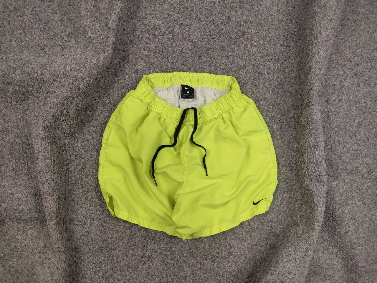 Nike Vintage Nike Swoosh Bright green Casual shorts Y2K Style Size US 32 / EU 48 - 1 Thumbnail