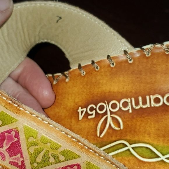Designer Bamboo 54 Leather 2" Heeled Sz. 7 Thong Sandals Size US 7 / IT 37 - 4 Thumbnail