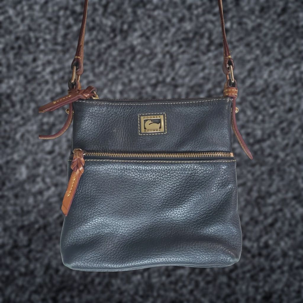 Dooney & Bourke VINTAGE Dooney & Bourke Pebbled Leather Letter Carrier Shoulder Handbag- Black Size ONE SIZE - 1 Thumbnail