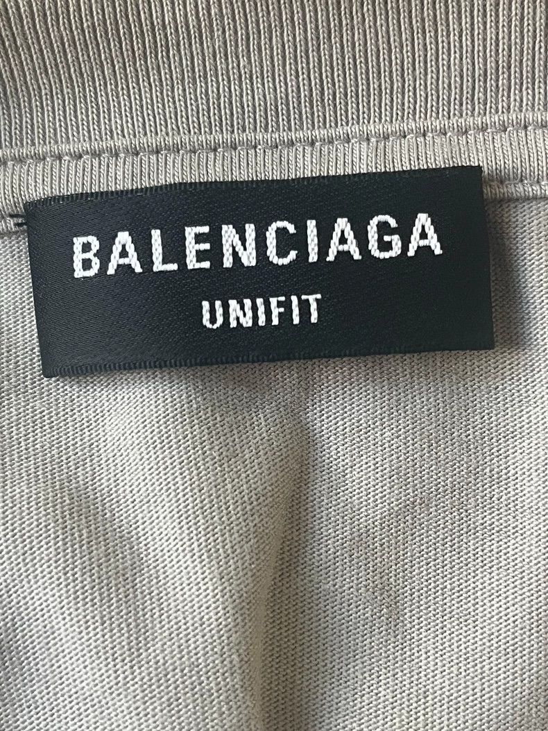 Balenciaga Balenciaga Short sleeve with fuzzy letters and gray holes Size US S / EU 44-46 / 1 - 3 Thumbnail