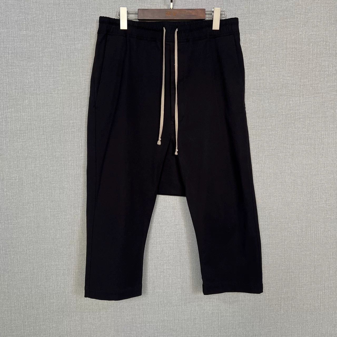 Rick Owens Rick Owens 15FW Black Drawstring Cropped Pants Size US 34 / EU 50 - 1 Thumbnail