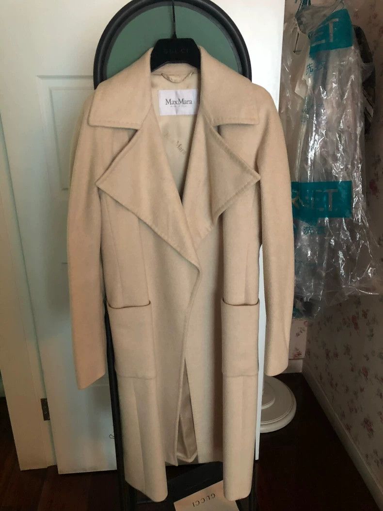Max Mara Max Mara Cashmere beige coat Size L / US 10 / IT 46 - 1 Thumbnail