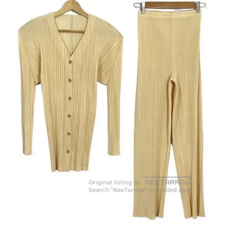 Issey Miyake Issey Miyake Yellow Coat Size L / US 10 / IT 46 - 2 Thumbnail