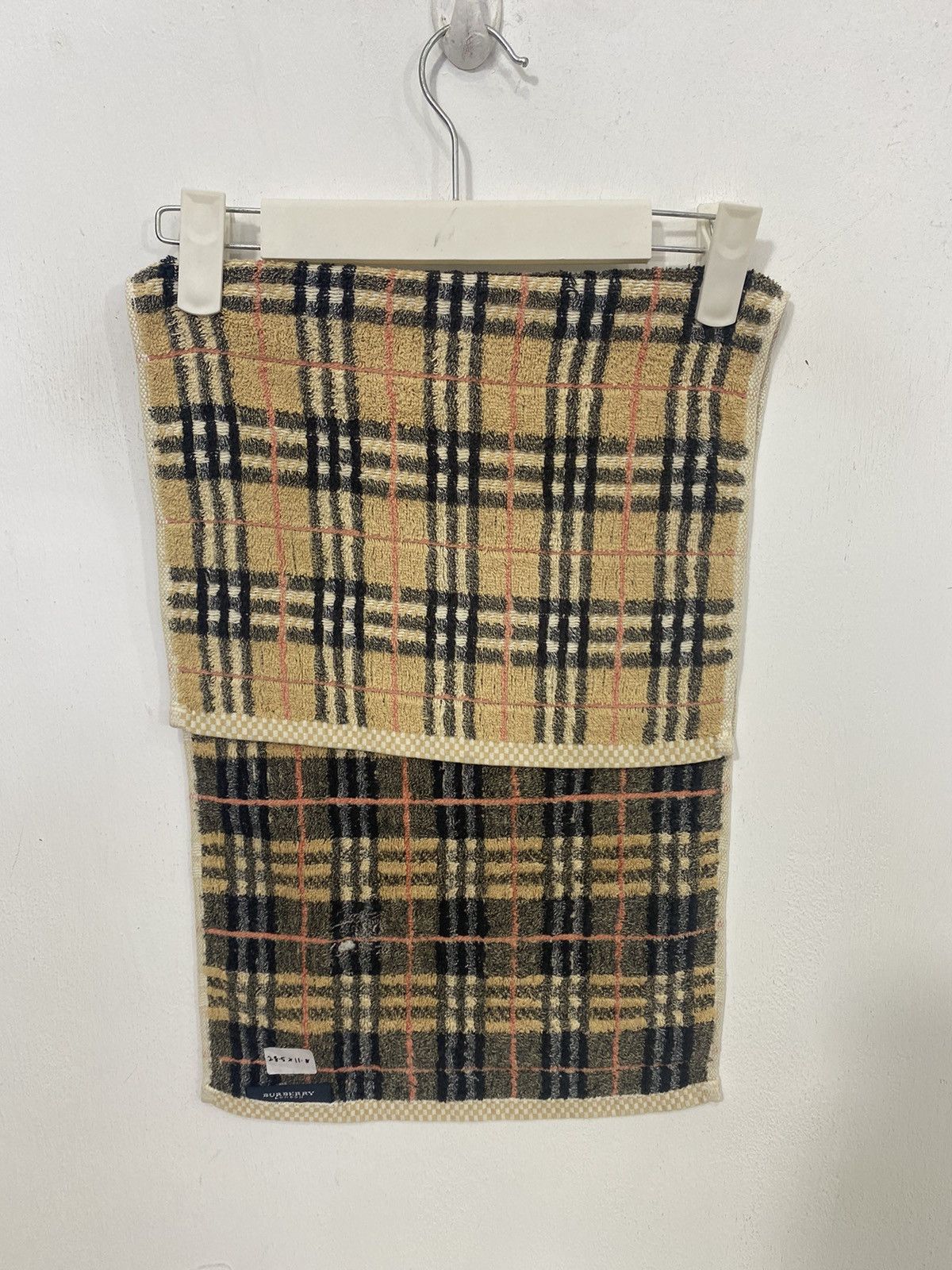 Burberry 💥VINTAGE BURBERRY London nova check hand / face towel Size ONE SIZE - 2 Thumbnail