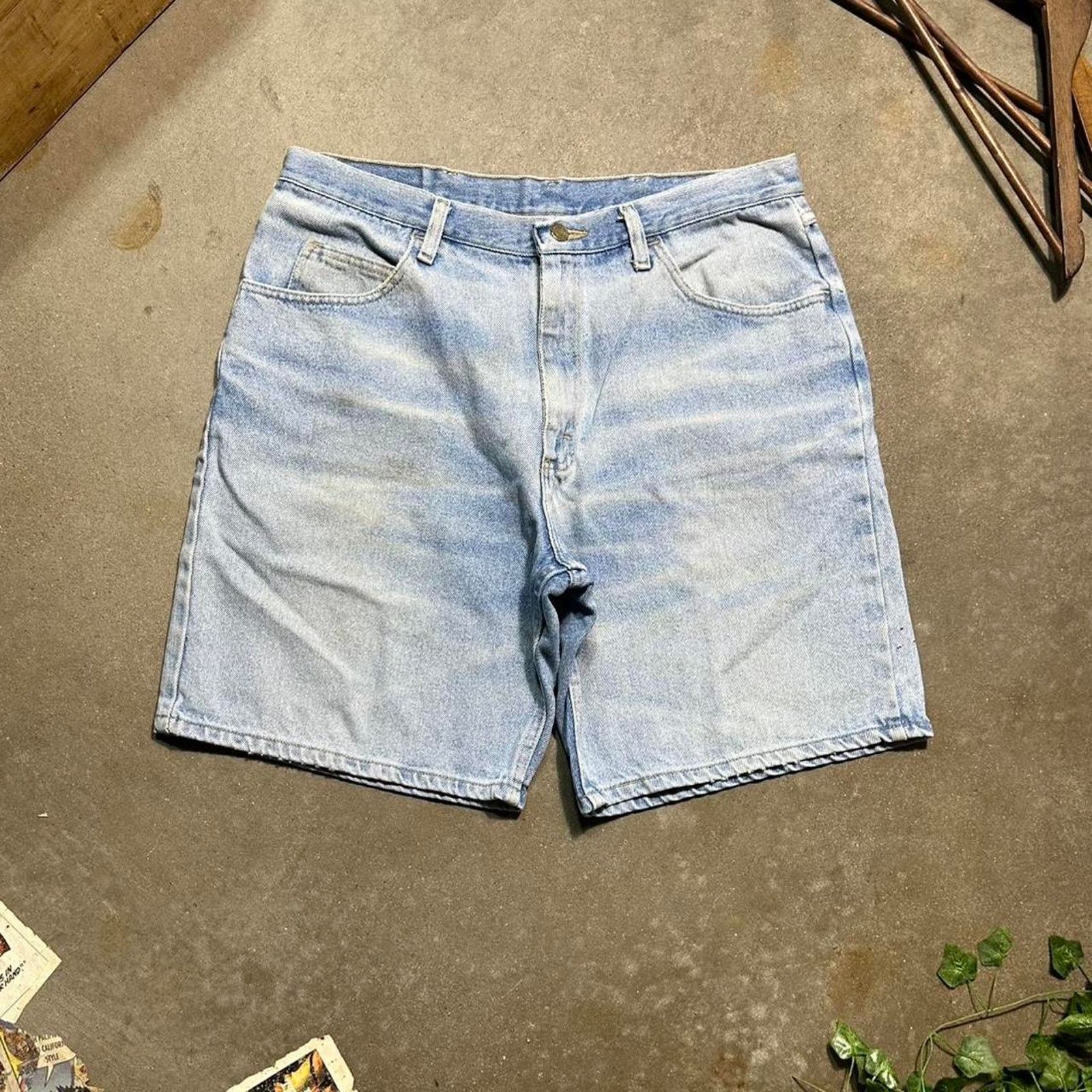 Lee Riders By Lee Light Wash Blue Denim Jean Shorts Baggy Jorts Size US 36 / EU 52 - 2 Thumbnail