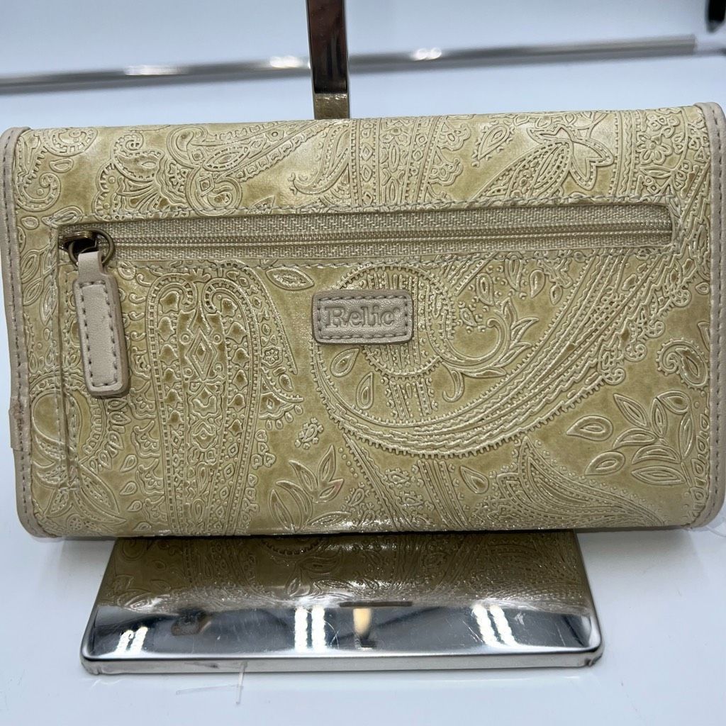 Relic Relic Vintage Tooled Checkbook Wallet ***SEE PICS AND DESCRI Size ONE SIZE - 2 Thumbnail