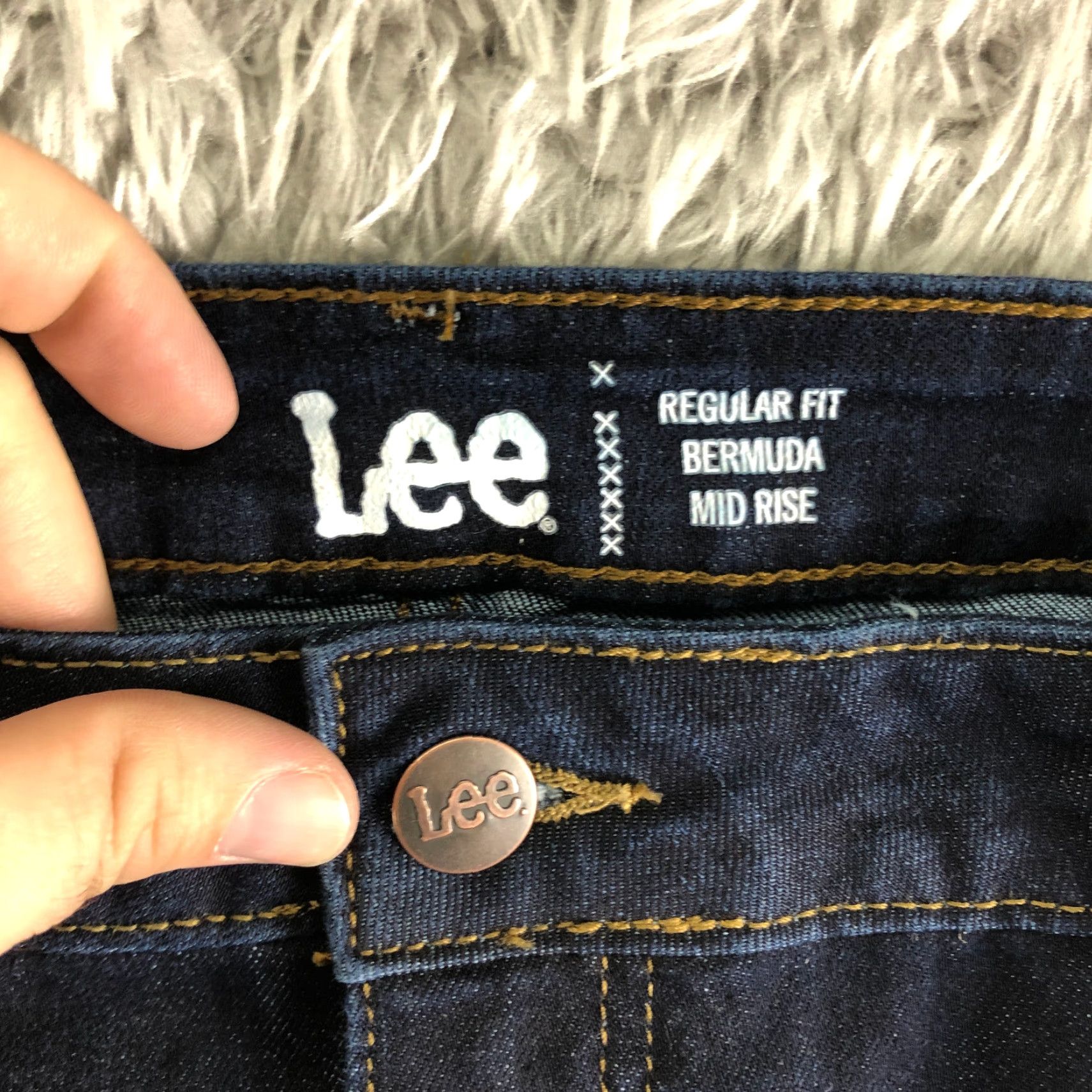 Lee LEE Womens Plus Size 22 Bermuda Blue Denim Jean Shorts Mid Rise Medium Wash Casual Fashion Womens Jeans Shorts Size 40" / US 18 - 6 Thumbnail