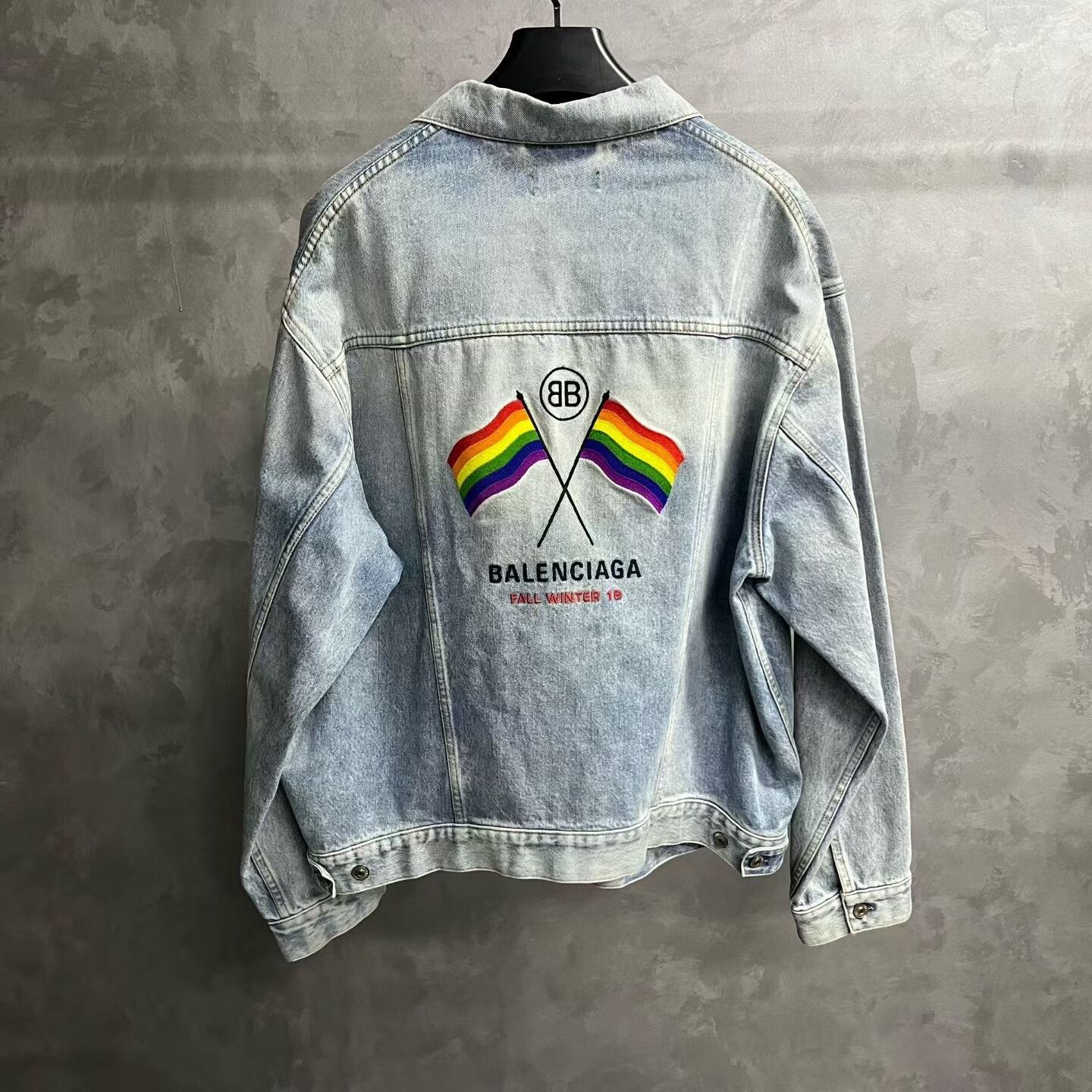 Balenciaga balenciaga blue logo denim long sleeve jacket Size US S / EU 44-46 / 1 - 1 Thumbnail