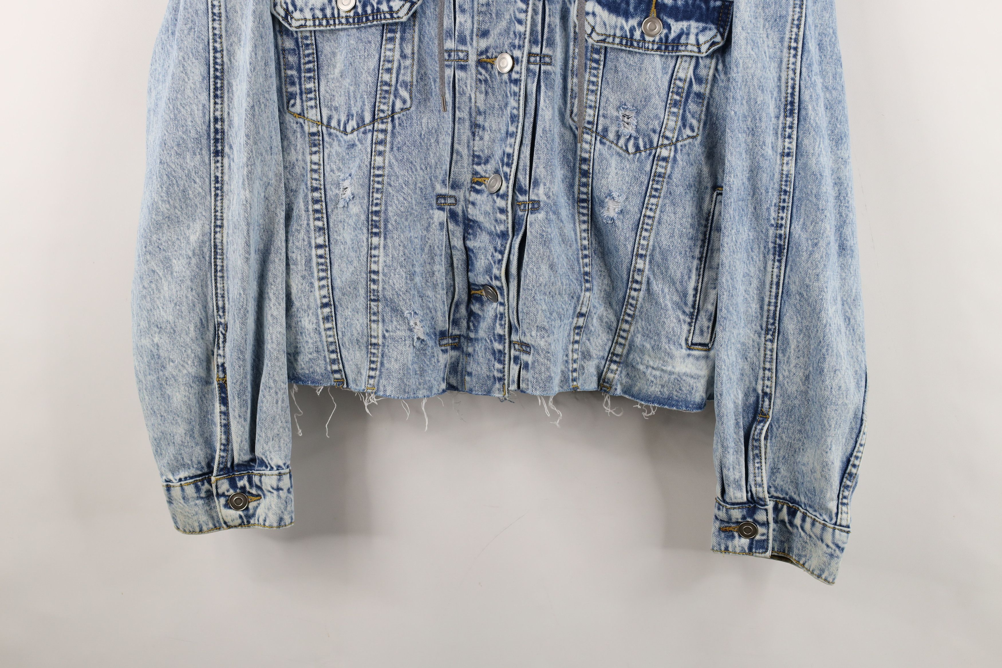 Vintage Buckle BKE Off Cropped Acid Wash Hooded Denim Trucker Jacket Size L / US 10 / IT 46 - 3 Thumbnail