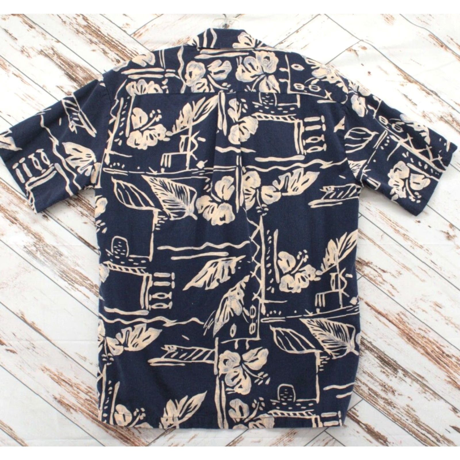 Hilo Hattie VINTAGE Hilo Hattie Shirt Men S Blue Short Sleeve Hawaiian Button-Up Luau Floral 502 1960s Luau Theme Size US S / EU 44-46 / 1 - 2 Thumbnail