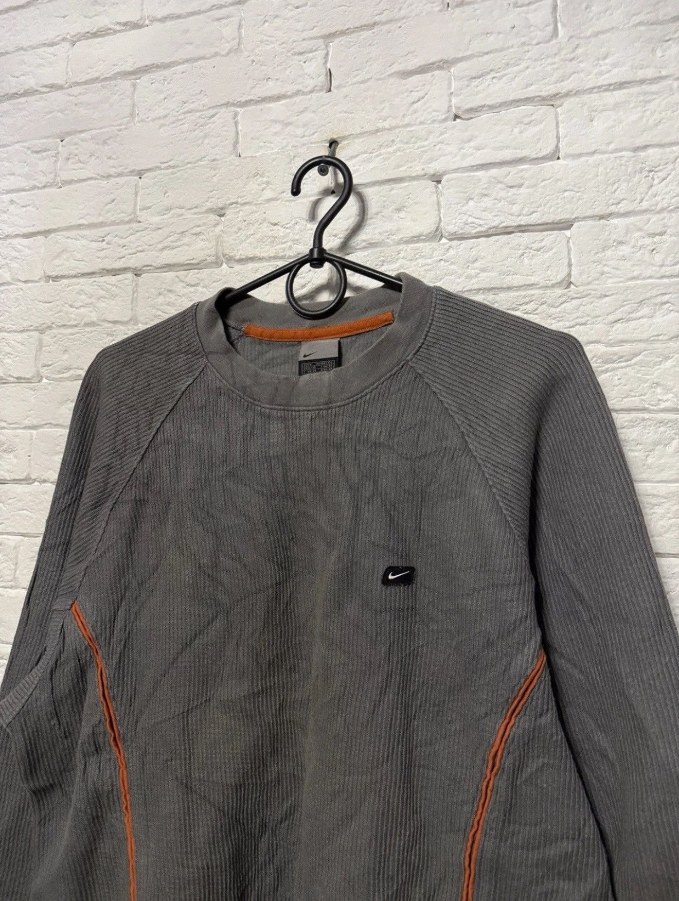 Nike Vintage Nike Y2K Sweatshirt Mini Logo Ribbed Long Sleeve Size US L / EU 52-54 / 3 - 2 Thumbnail