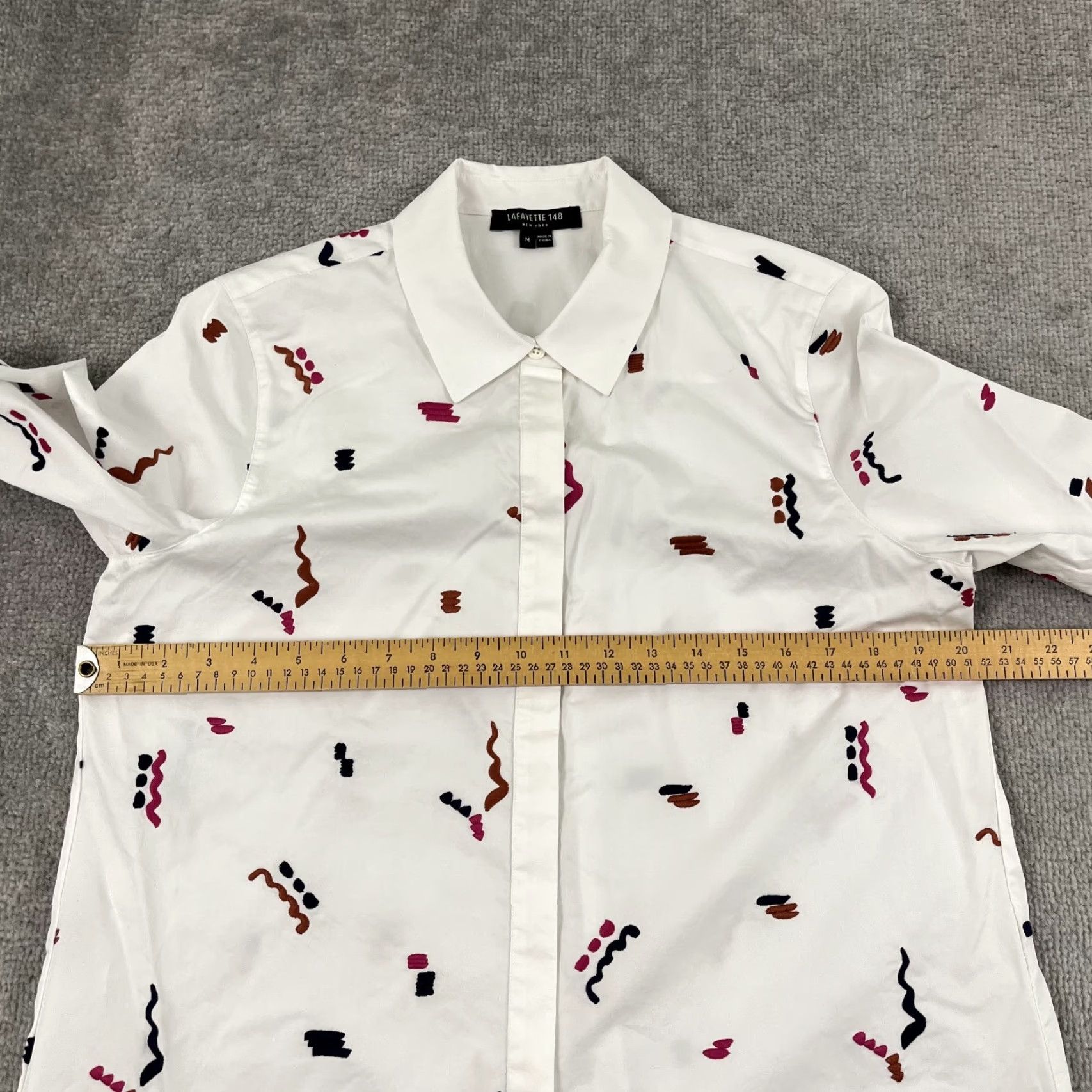 Vintage VINTAGE Lafayette 148 New York Shirt Womens Medium White Embroidered Button-Up Casual Business Wear Size M / US 6-8 / IT 42-44 - 4 Thumbnail