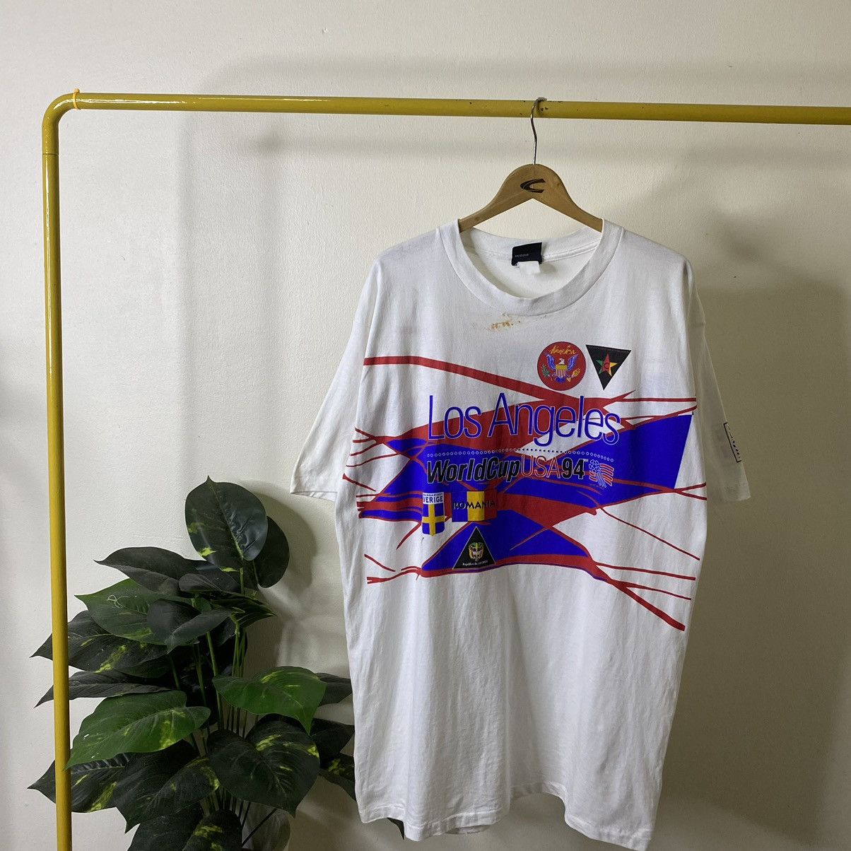 Vintage Vintage 1994 Fifa World Cup USA Los Angeles Team Gear USA T Size US XL / EU 56 / 4 - 1 Thumbnail