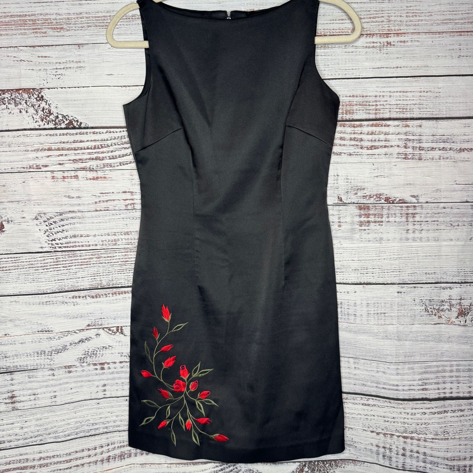 Laundry by Shelli Segal Laundry Shelli Segal Black Sheath Dress Floral Embroidered 4 Size S / US 4 / IT 40 - 1 Thumbnail