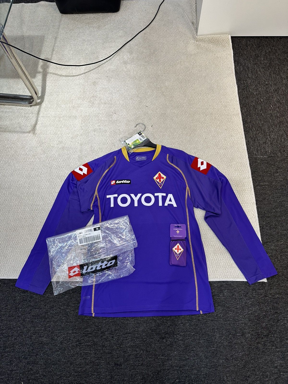 Diadora Fiorentina 2008 2009 Home Long Sleeve Newtag soccer jersey Size US M / EU 48-50 / 2 - 1 Thumbnail