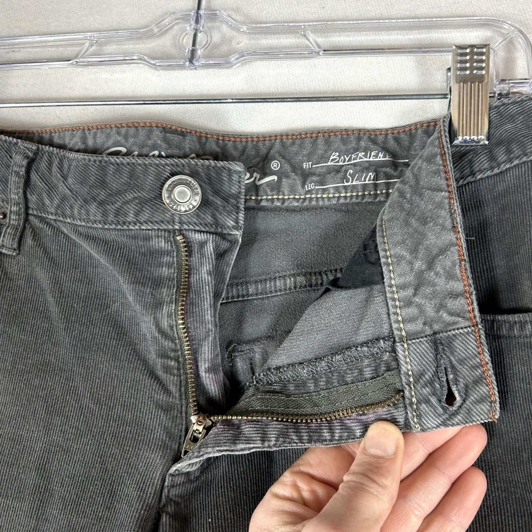 Eddie Bauer Eddie Bauer Boyfriend Slim Fit Corduroy Pants Womens 6 Gray Chino Casual Size 28" / US 6 / IT 42 - 4 Thumbnail