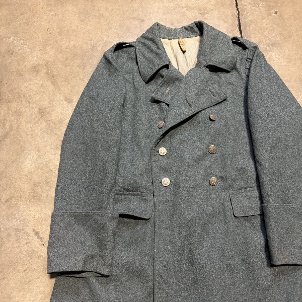 Vintage Vintage Swiss Military Army Medic Trench Overcoat Wool 60s Size US S / EU 44-46 / 1 - 3 Thumbnail