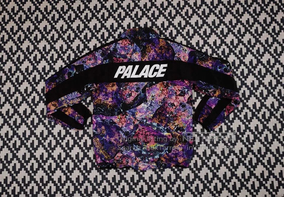Palace palace iments shell top jacket with stars. Size US M / EU 48-50 / 2 - 3 Thumbnail