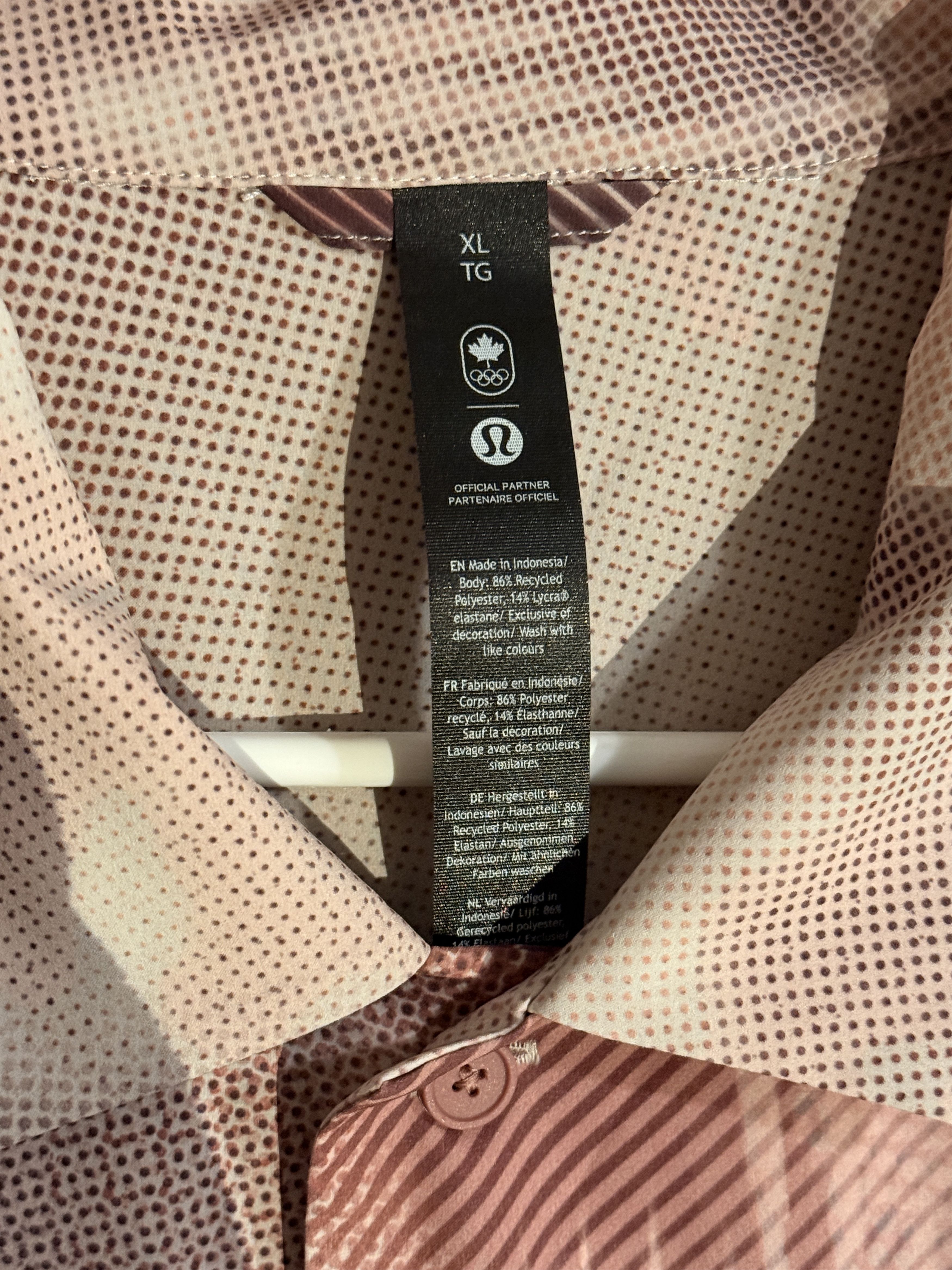 Lululemon Lululemon Team Canada Shirt Button Down Summer Olympics Size US XL / EU 56 / 4 - 3 Thumbnail