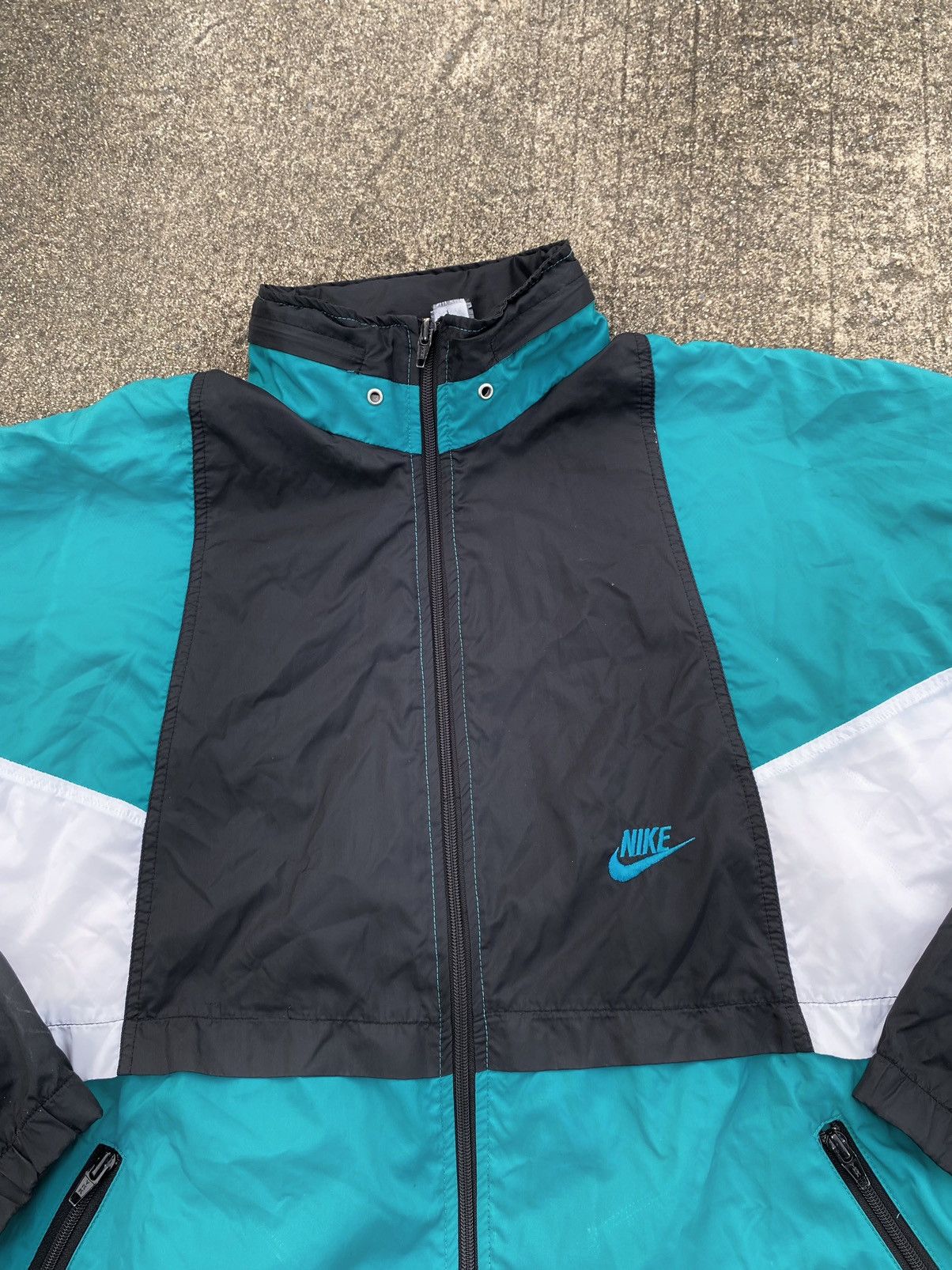 Nike Vintage 90s Nike Swoosh Windbreaker Jacket Size US L / EU 52-54 / 3 - 3 Thumbnail
