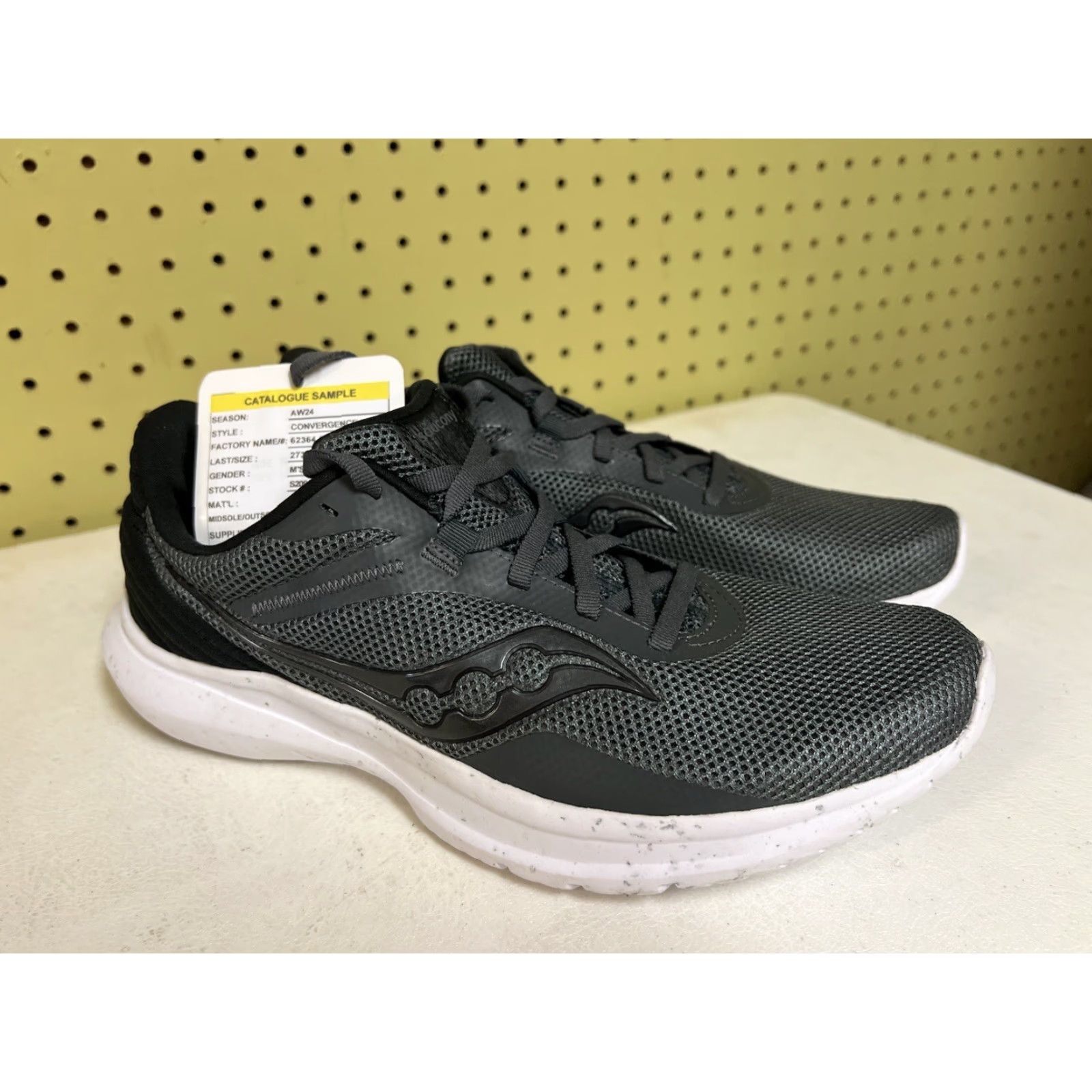 Saucony Saucony Convergence Lightweight Running Shoes Men 9 Gray Sneaker Athletic Shoes 2023 Sample UK 8 EU 42.5 US 9 Size 9 New Size US 8 / EU 41 - 2 Thumbnail