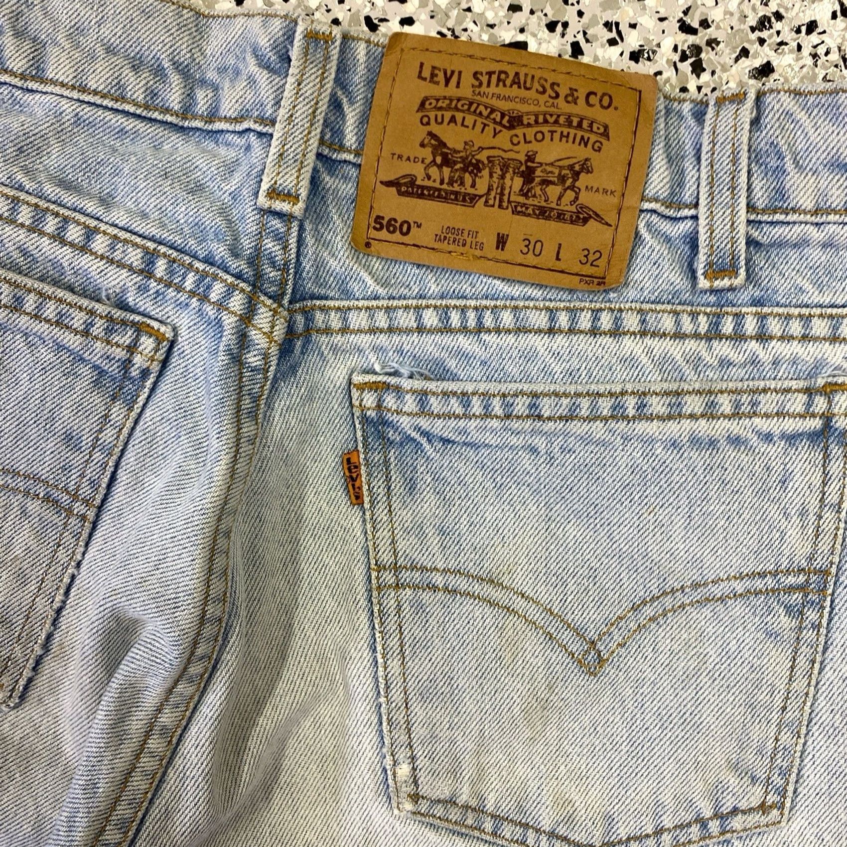 Levi's VINTAGE Levi's Jeans Mens 28 Regular 28x31 Blue 560 Loose Tapered Orange Tab Jeans Size US 28 / EU 44 - 5 Thumbnail