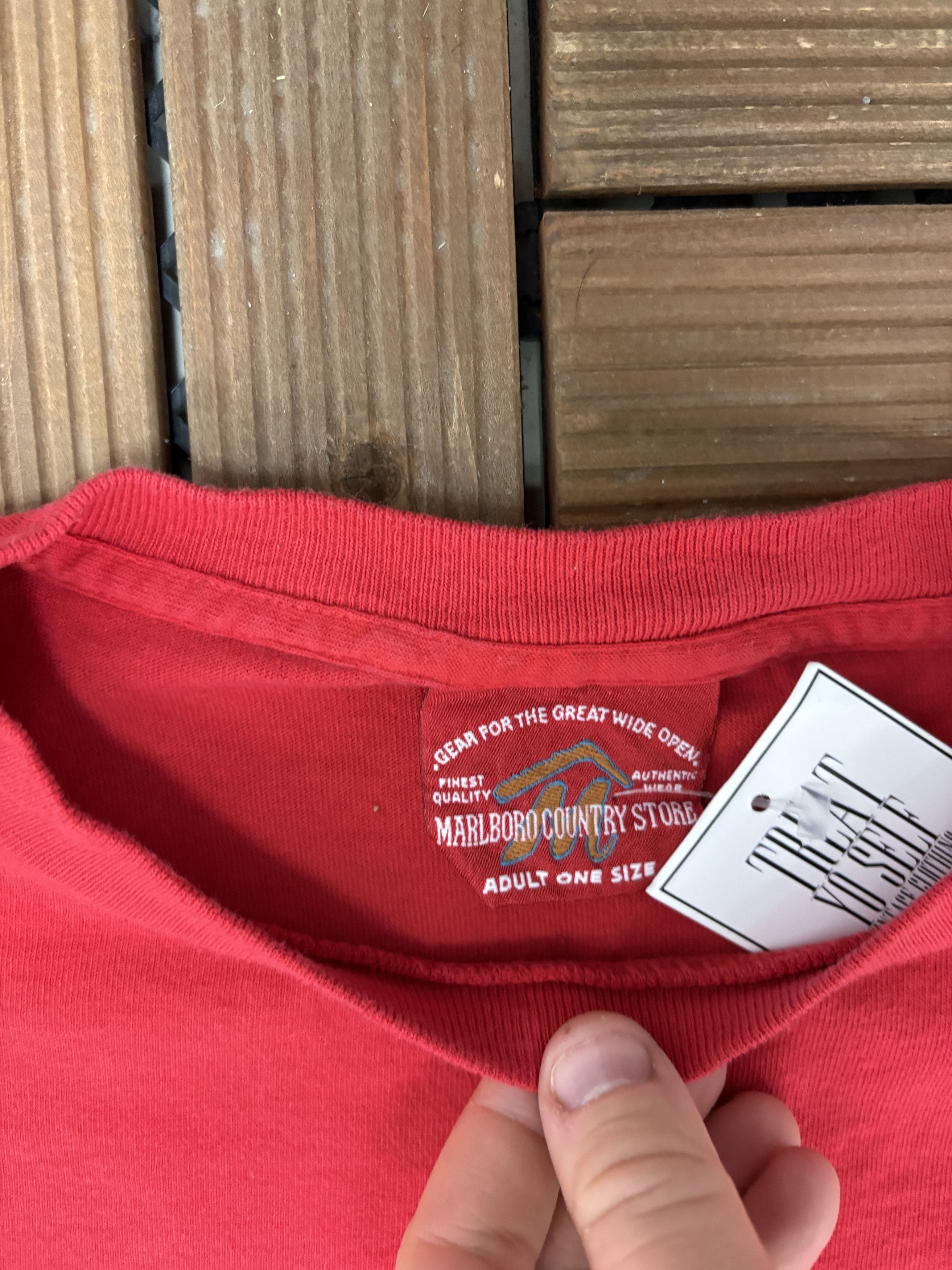 Marlboro × Vintage Marlboro Country Store Cigarettes Vintage Red T-Shirt Tee Size US XL / EU 56 / 4 - 6 Thumbnail