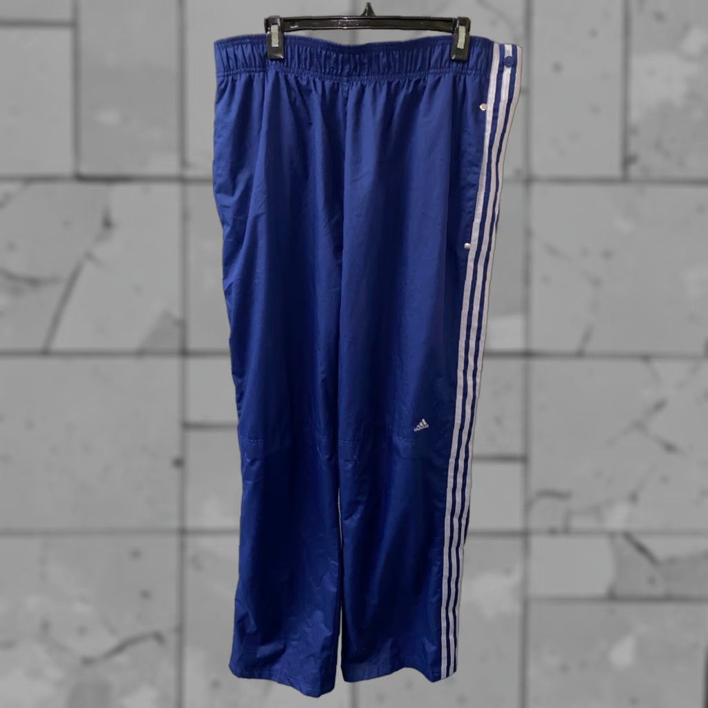 Adidas VINTAGE Adidas Mens XL Blue Nylon Stretchy Athletic Pants Track Pants Regular Size XL Men Athletic Activewear Pants Size US 36 / EU 52 - 1 Thumbnail