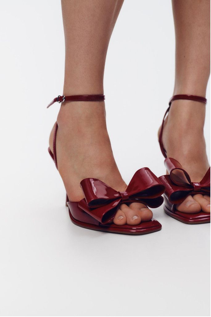 Zara Zara Patent Effect Bow Sandals Size 39 Size US 8 / IT 38 - 4 Thumbnail
