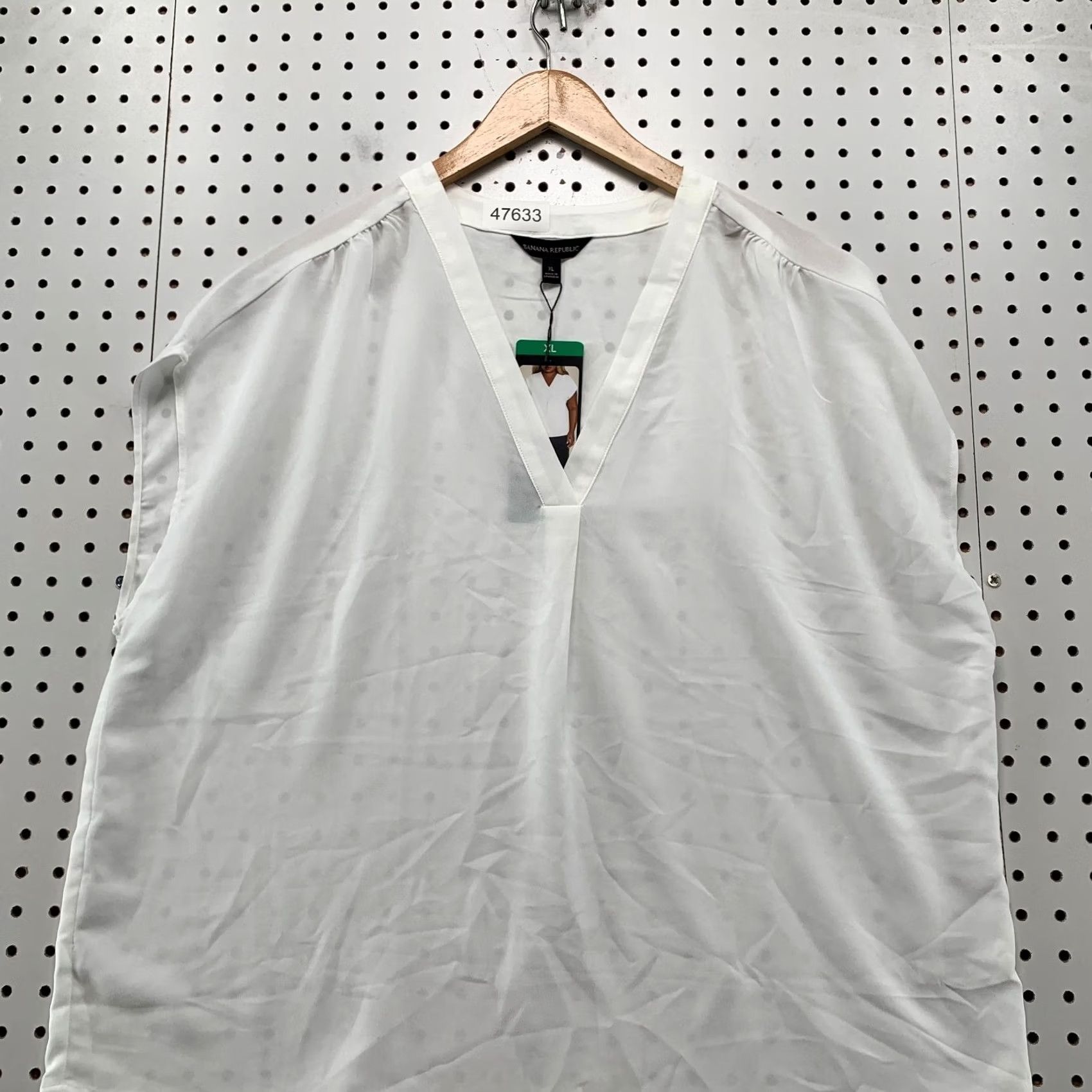 Banana Republic Banana Republic Blouse V-Neck Womens XL White Sleeveless NWT Pullover Shirt Size XL / US 12-14 / IT 48-50 - 4 Thumbnail