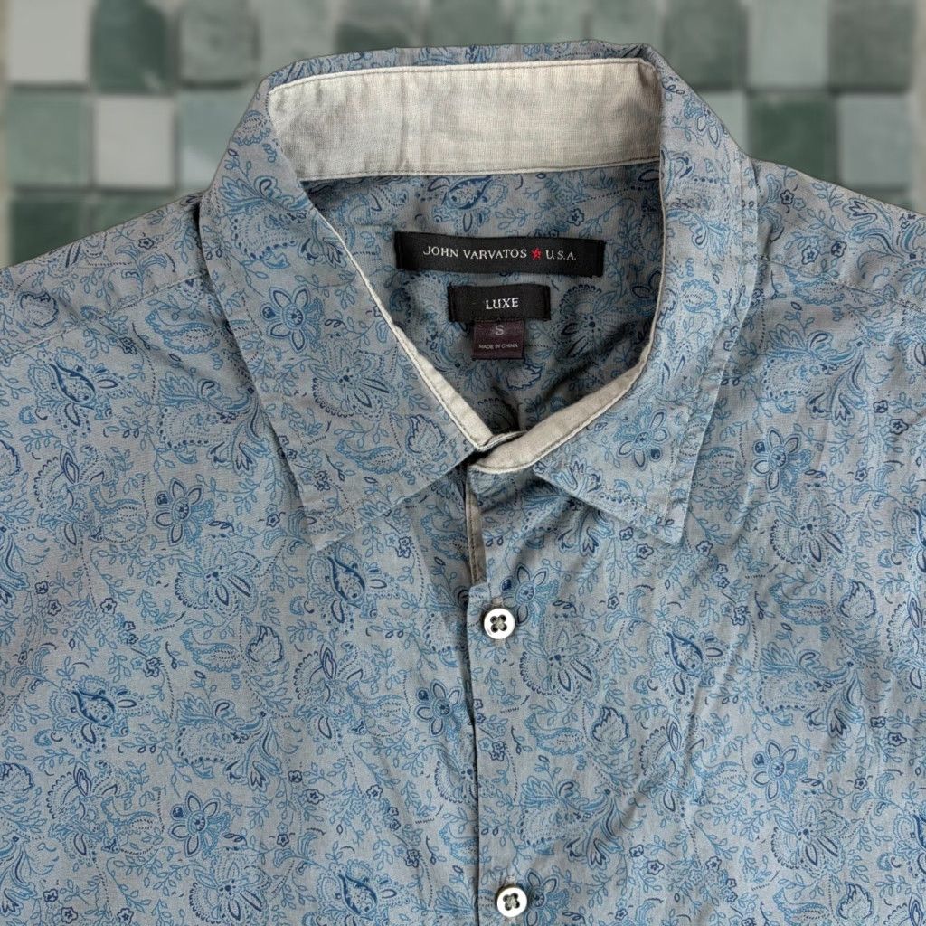 John Varvatos John Varvatos USA Luxe Shirt Small Grey Blue Paisley AOP Short Sleeve Button-Up Mens Regular XS? Size US S / EU 44-46 / 1 - 1 Thumbnail