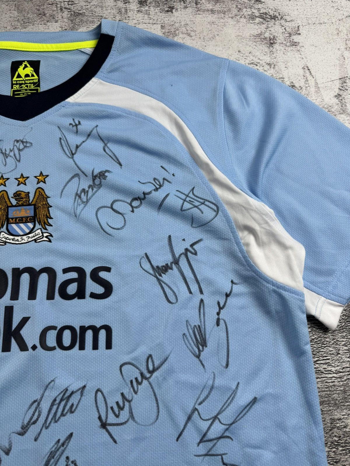 Le Coq Sportif Manchester City 2008/2009 All Squad Autographed Jersey Shirt Size US XL / EU 56 / 4 - 14 Thumbnail