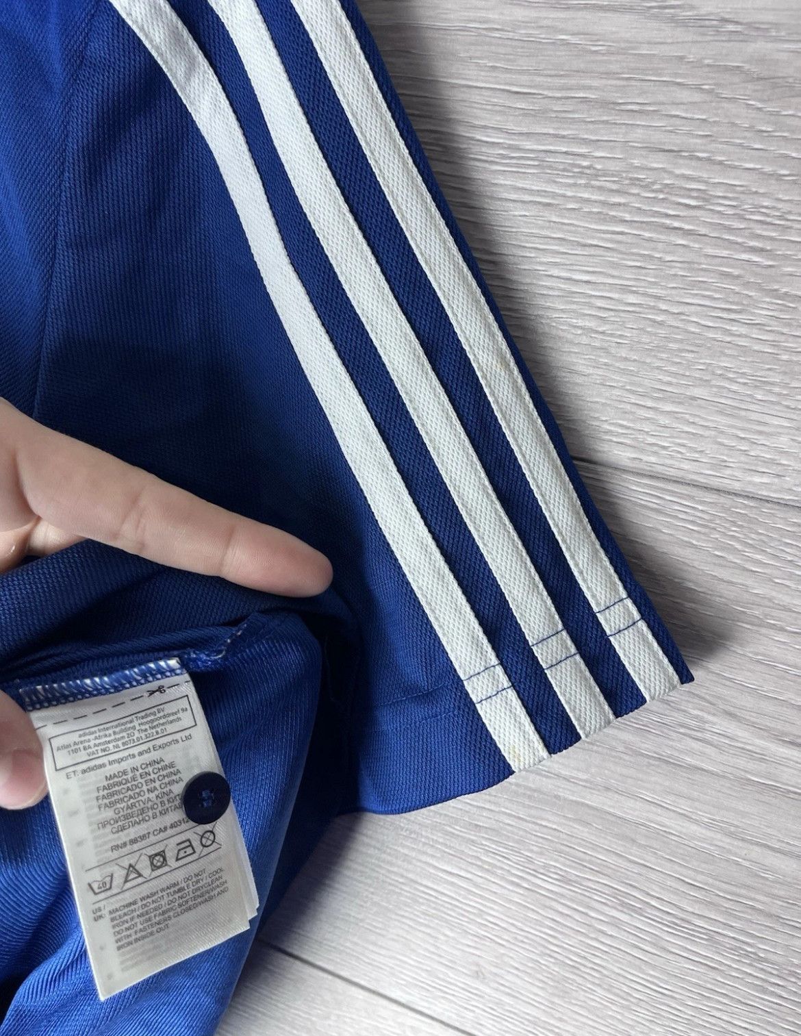 Adidas MENS POLO SOCCER JERSEY F.C CHELSEA SIZE L SAMSUNG Football Size US L / EU 52-54 / 3 - 9 Thumbnail
