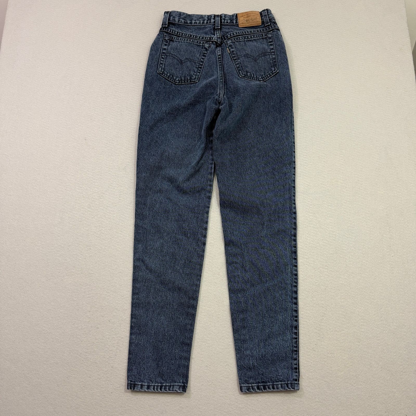 Vintage Vintage Levis 900 Jeans Women's 7 (26x31) Blue Mom High Rise Size 26" / US 2 / IT 38 - 7 Thumbnail