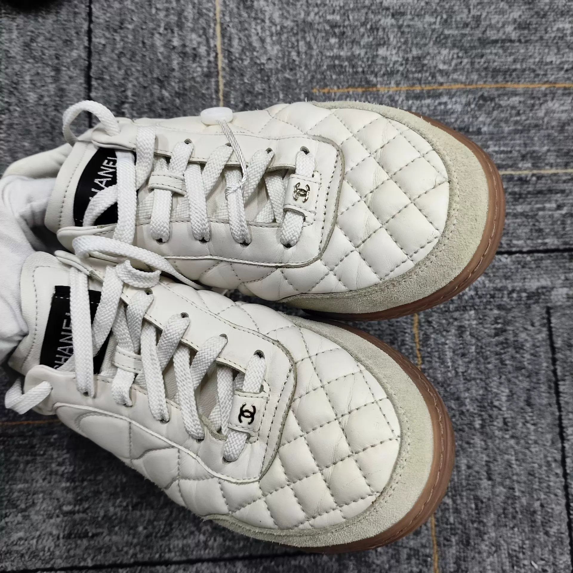 Chanel CHANEL Women's Leather Sneakers White 37.5 Size US 7 / IT 37 - 4 Thumbnail