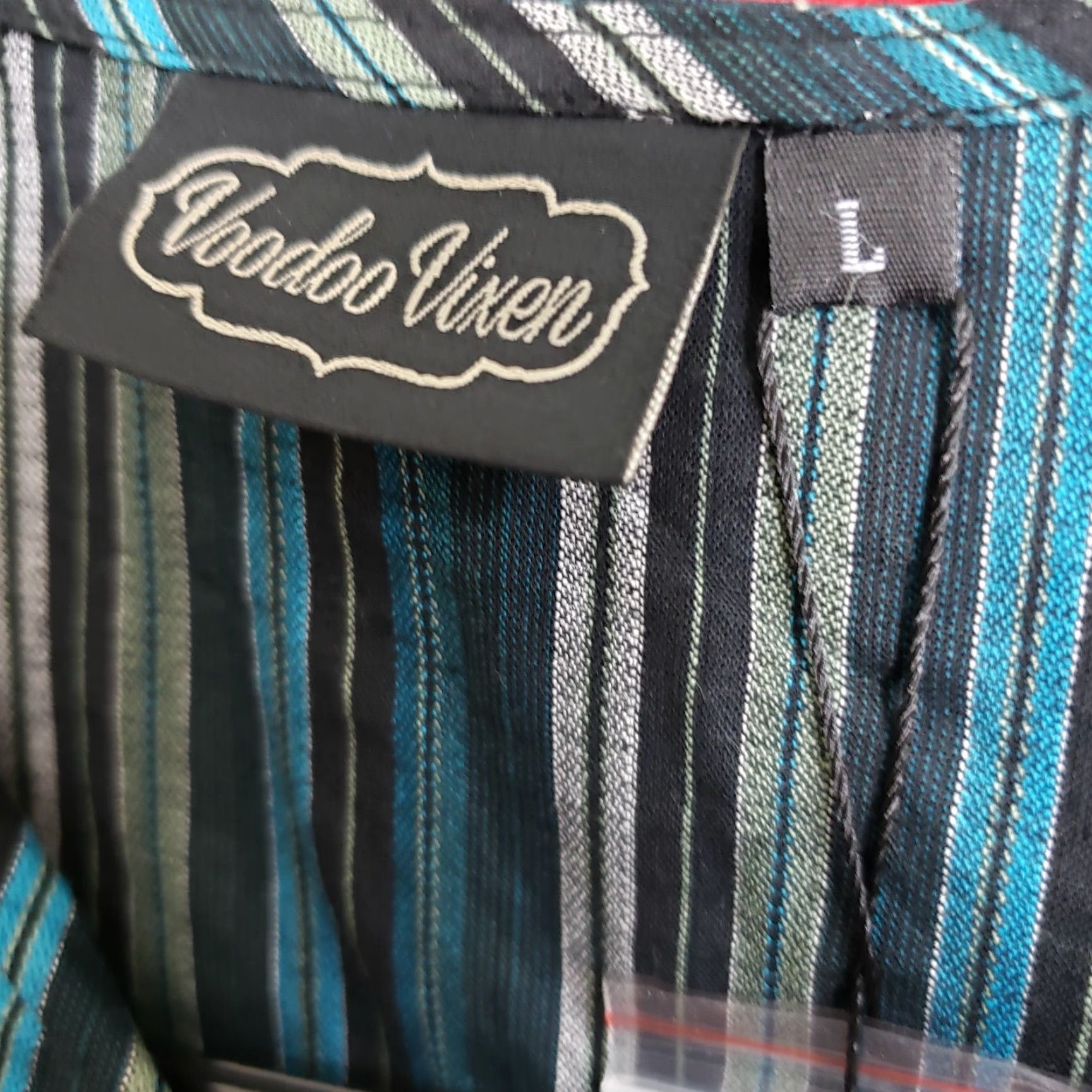 Vintage Voodoo Vixen Button Front Top Womens Sz Large Blue Green Striped 100% Cotton Cap Sleeve V-Neck Casual Shirt Womens Size L / US 10 / IT 46 - 5 Thumbnail