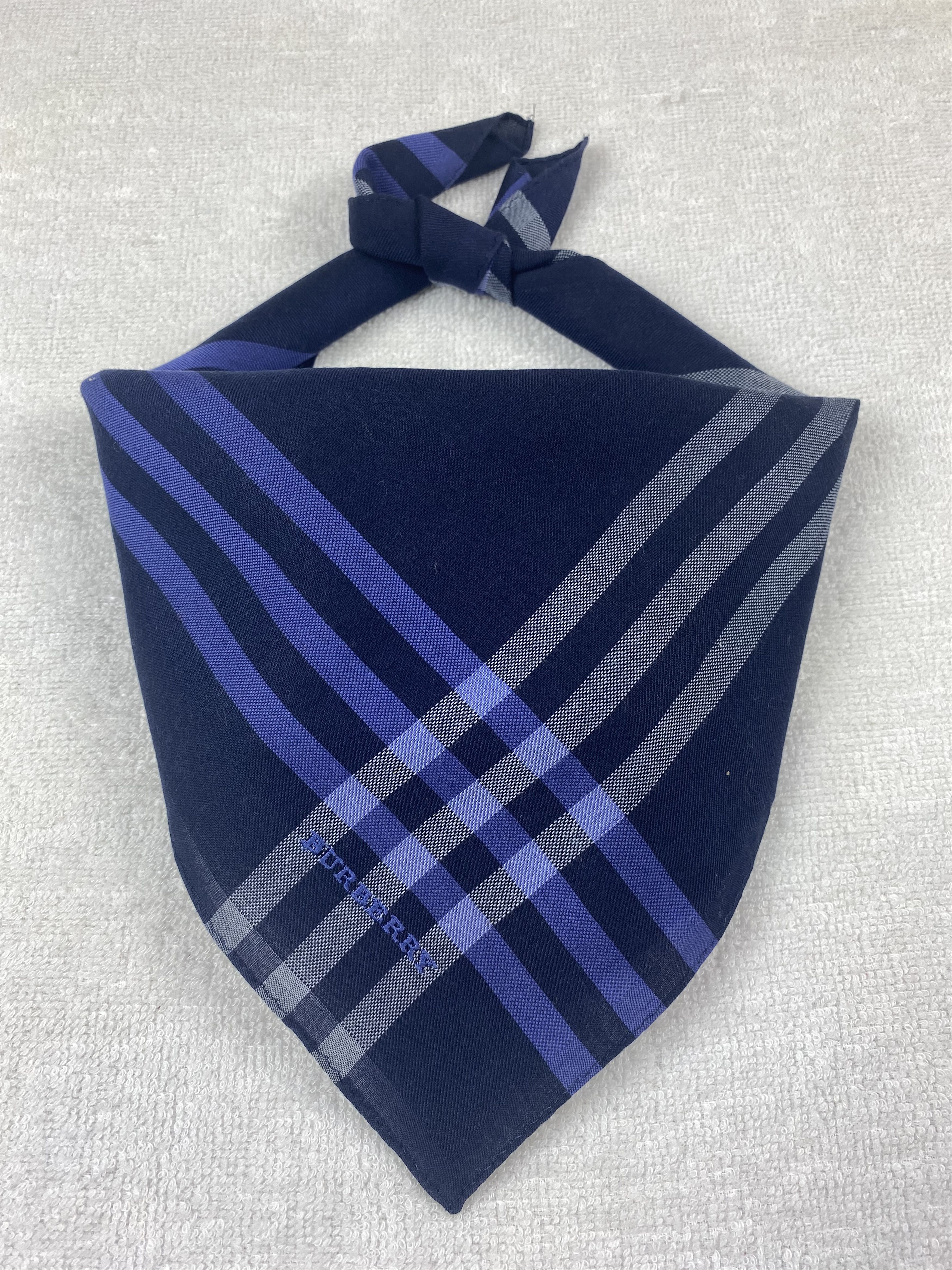 Burberry Burberry Handkerchief / Bandana / Neckerchief Size ONE SIZE - 1 Thumbnail