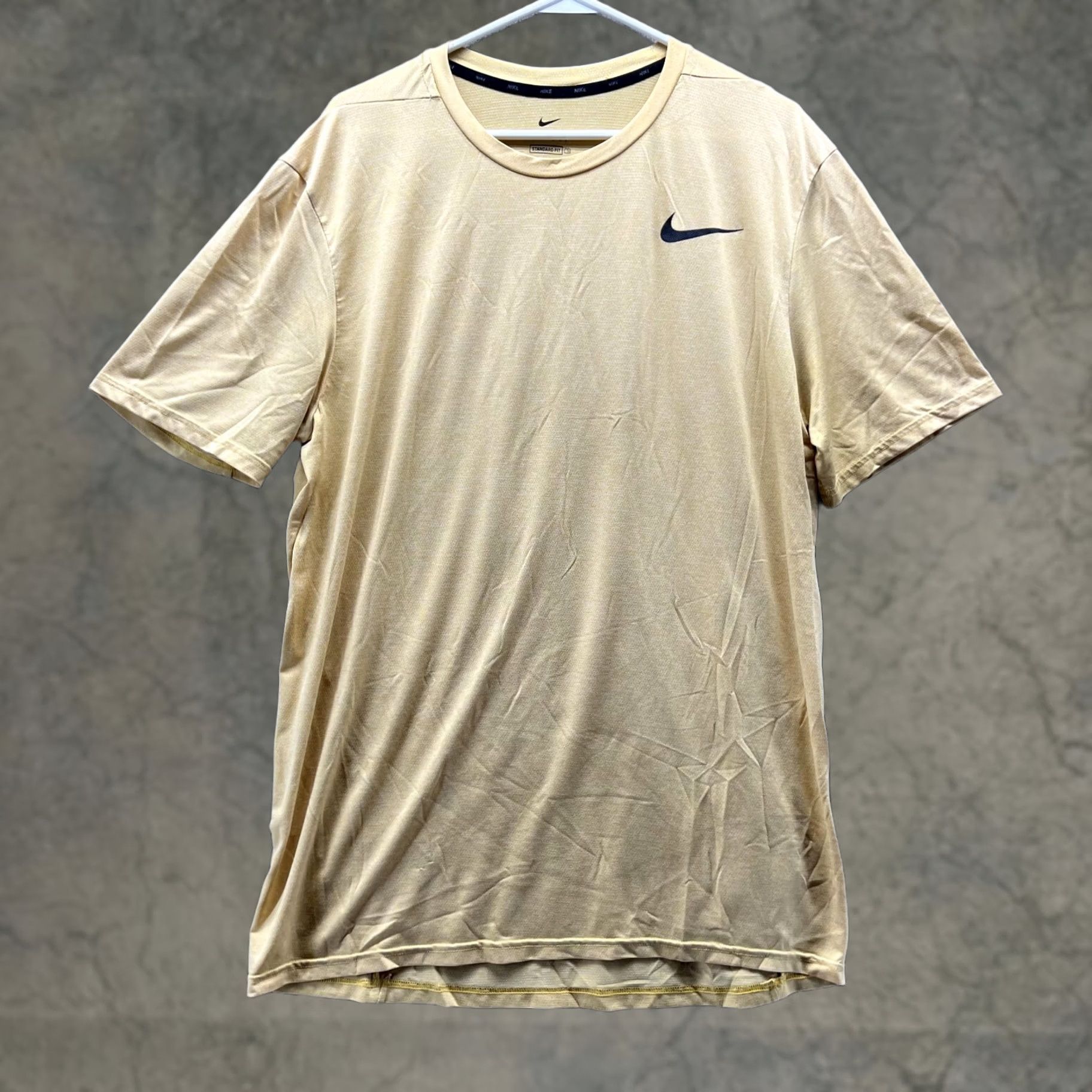 Nike VINTAGE Nike Dri-FIT Shirt Men Large Yellow Knit Polyester Swoosh Logo T-Shirt Size US L / EU 52-54 / 3 - 1 Thumbnail