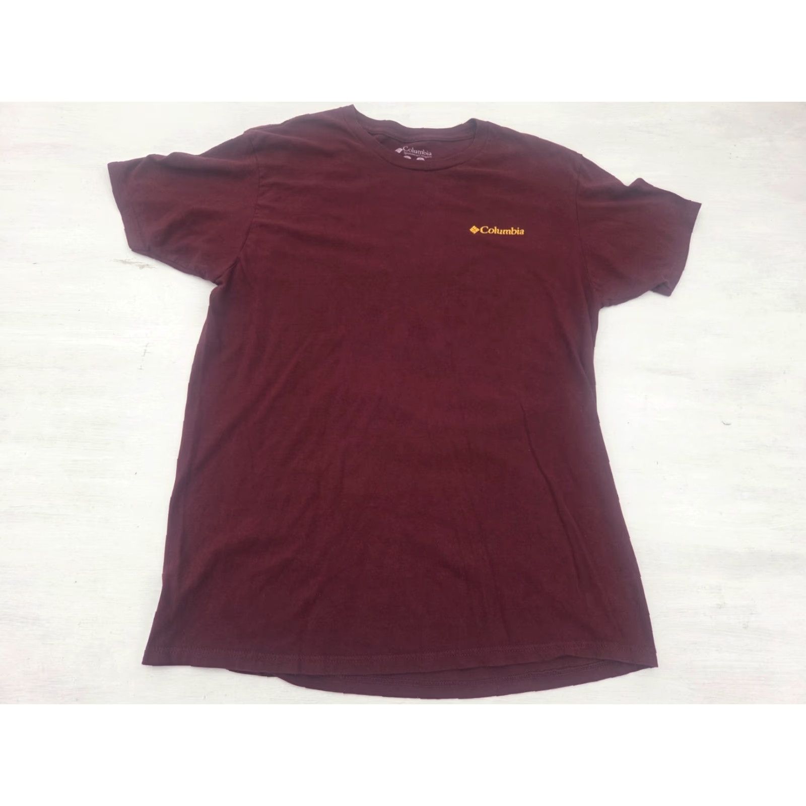 Vintage Columbia T-Shirt Mountain Graphic Maroon Mens Large Crew Neck Short Sleeve Cotton Double-Sided Regular Shirt Size US L / EU 52-54 / 3 - 3 Thumbnail