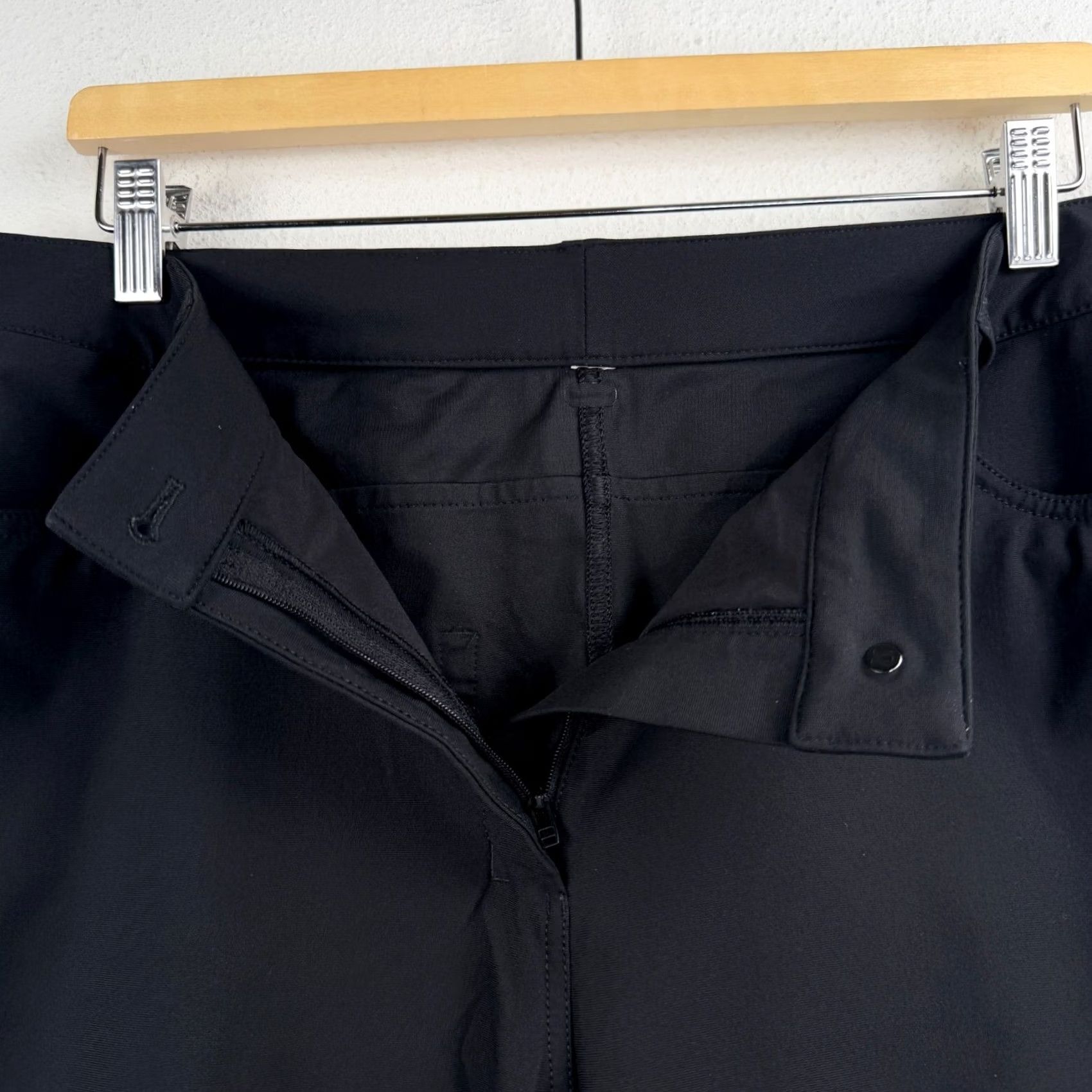 Lululemon Lululemon Pants 33 Black City Sleek 5 Pocket Wide Leg Utlitech 33x25 READ Pants Men Regular Wide-Leg Black 33"} Size US 33 - 7 Thumbnail