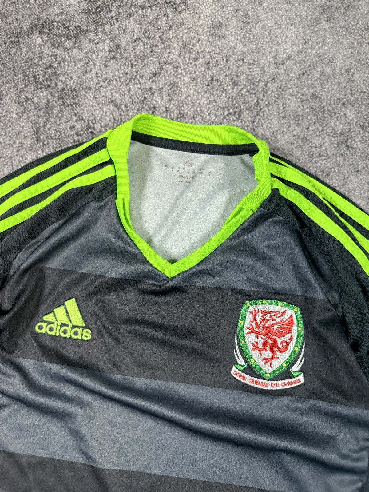 Adidas Adidas Wales Soccer Jersey Blokecore Style S Rare VTg 16/17 Size US S / EU 44-46 / 1 - 2 Thumbnail